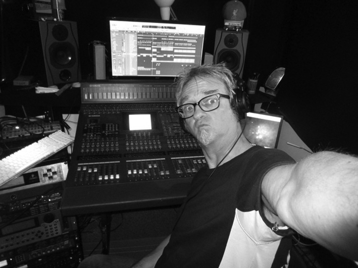 Sonke selfie in studio